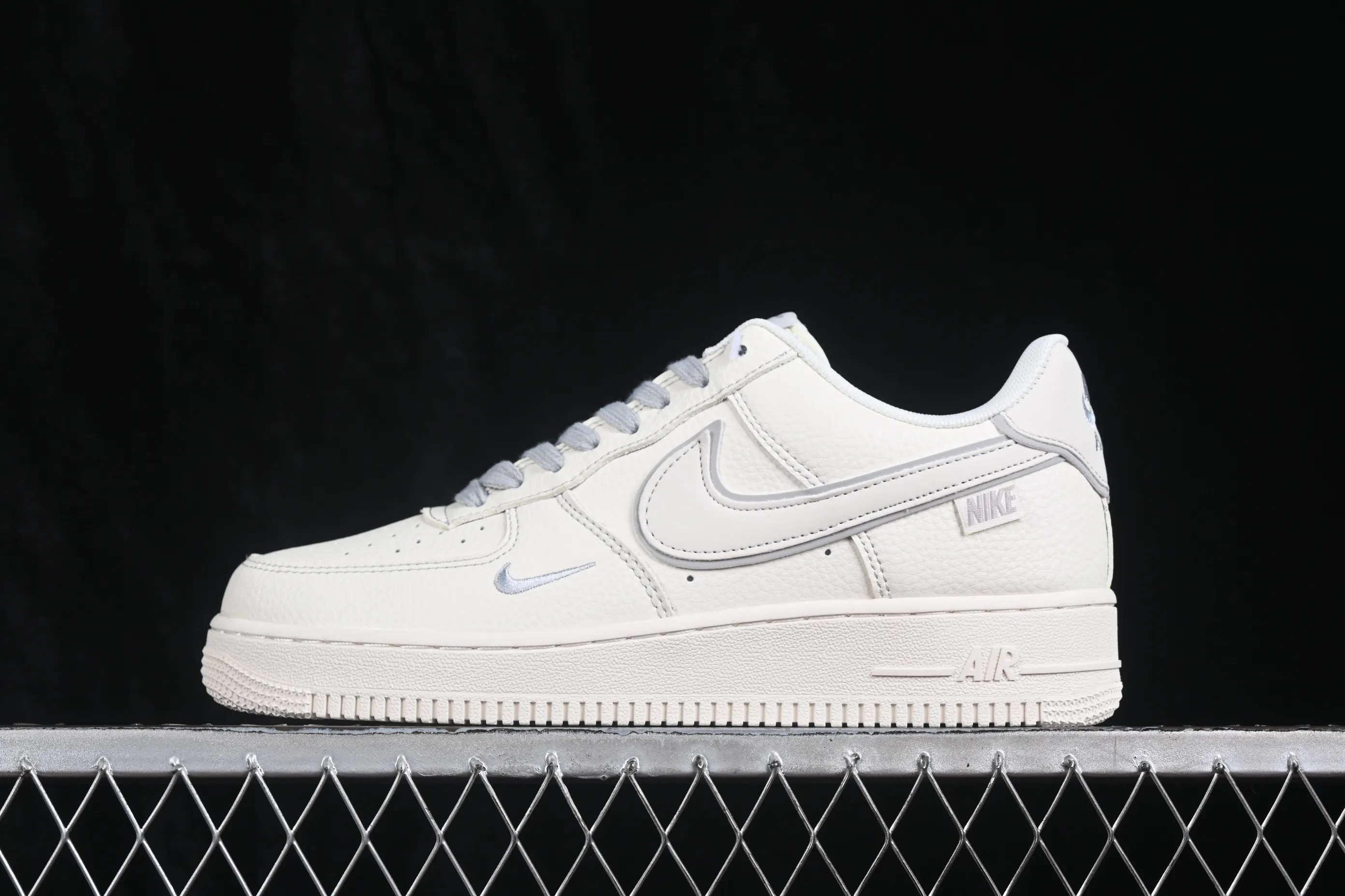 All categories Nk Air Force 1 Air Force series Nk Air Force 1 Low Air Force low-top Nike Air Force 1'07 Low joint model Air Force 1 low-top casual sneakers DN9688-120
